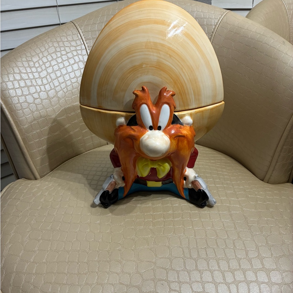 Vintage Warner Bros. Yosemite Sam Ceramic Jar